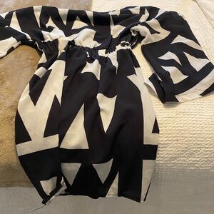 Mini tiled off the shoulder dress never worn ver light weight